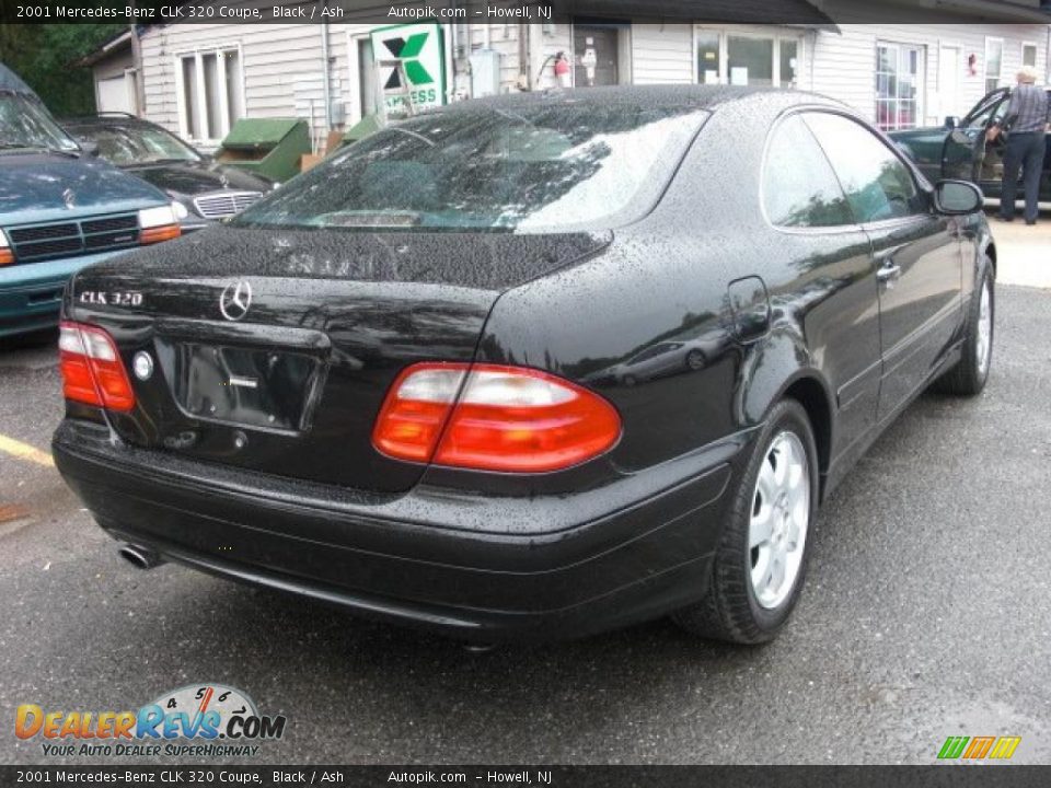 2001 Mercedes-Benz CLK 320 Coupe Black / Ash Photo #7