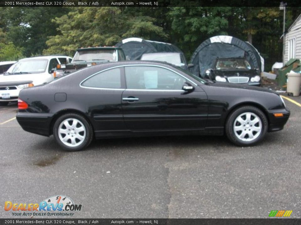 2001 Mercedes-Benz CLK 320 Coupe Black / Ash Photo #8