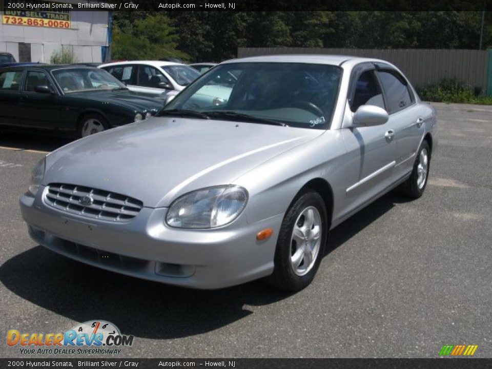 2000 Hyundai Sonata Brilliant Silver / Gray Photo #3