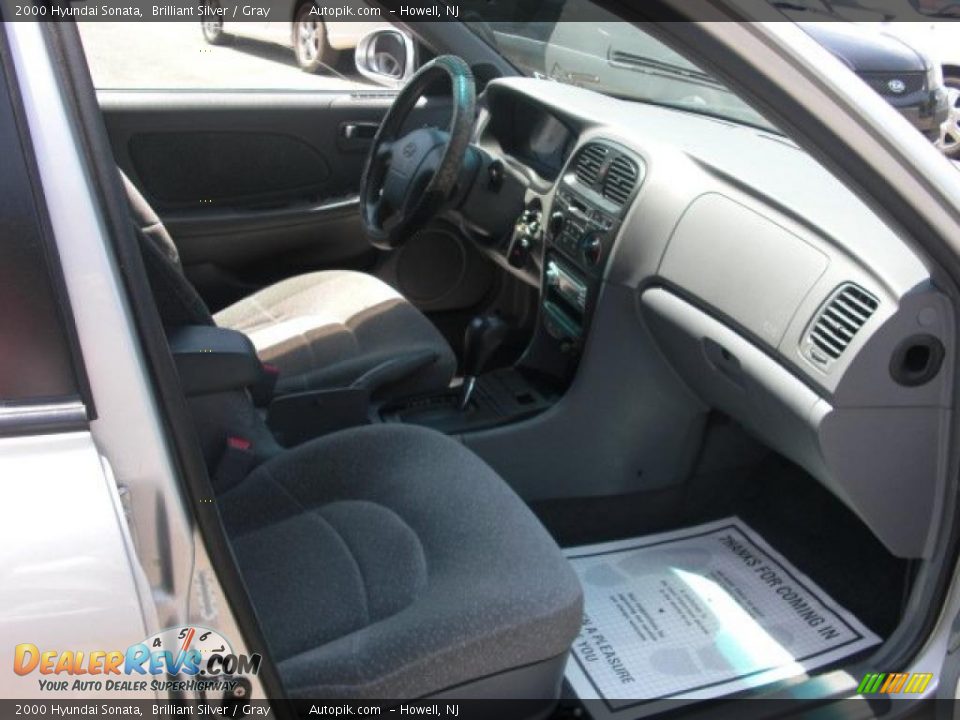 2000 Hyundai Sonata Brilliant Silver / Gray Photo #10