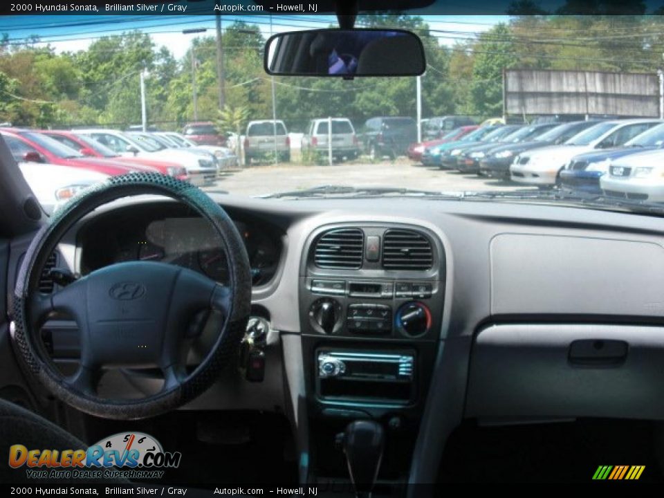2000 Hyundai Sonata Brilliant Silver / Gray Photo #12