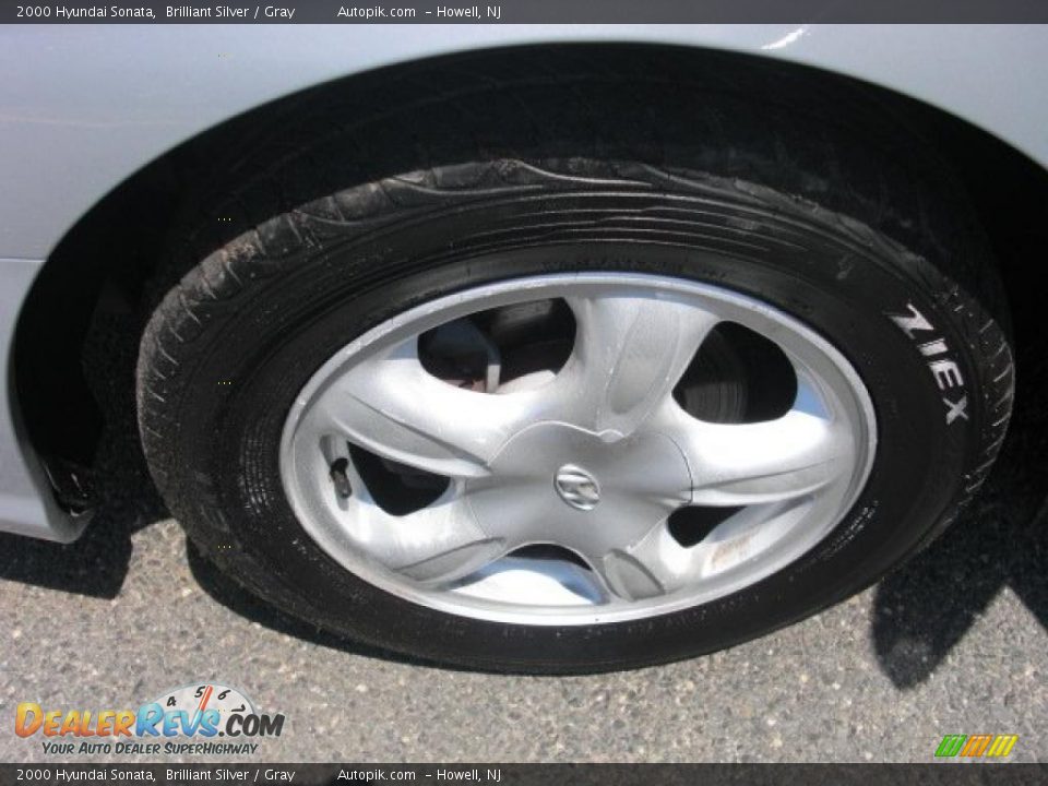 2000 Hyundai Sonata Brilliant Silver / Gray Photo #16