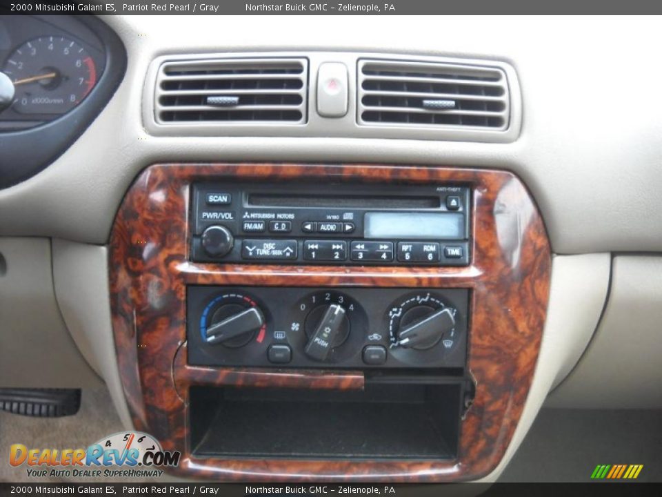 2000 Mitsubishi Galant ES Patriot Red Pearl / Gray Photo #17
