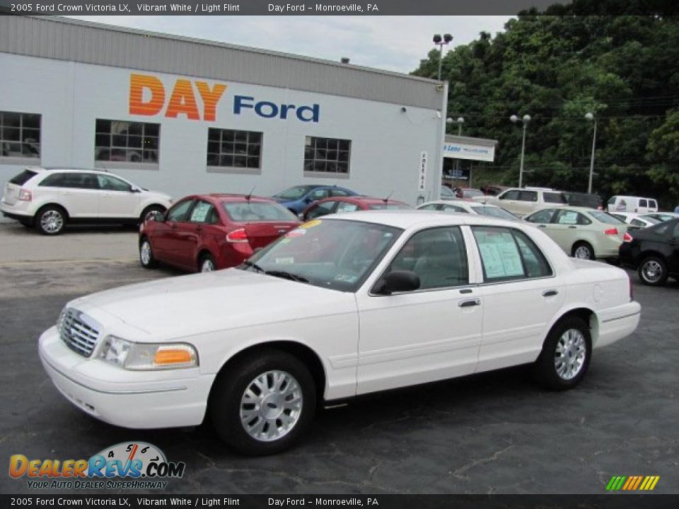2005 Ford Crown Victoria LX Vibrant White / Light Flint Photo #1