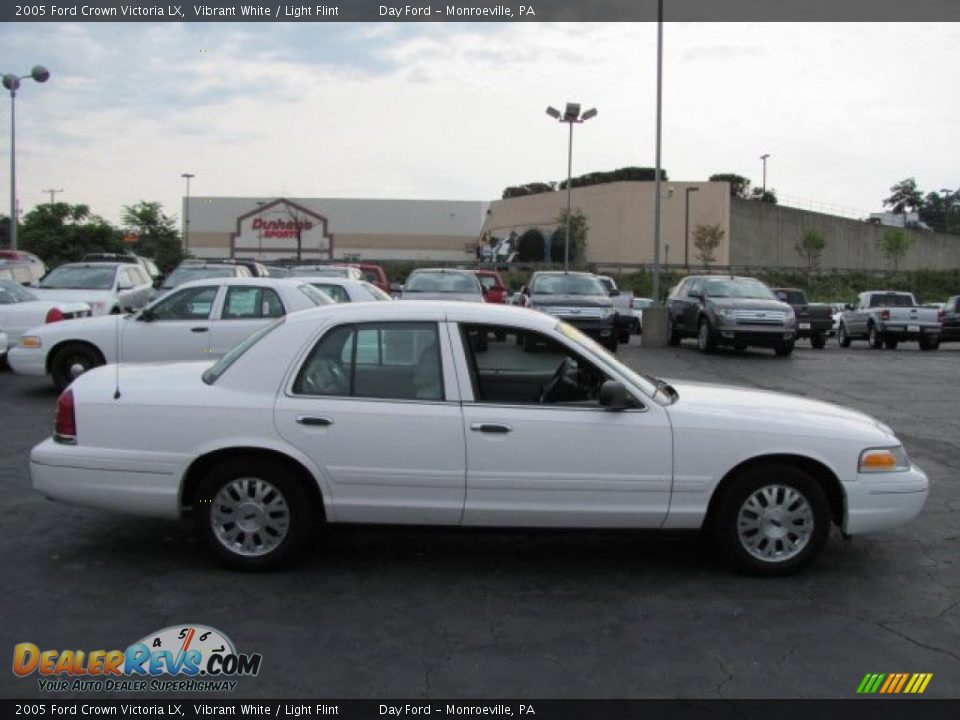 2005 Ford Crown Victoria LX Vibrant White / Light Flint Photo #6