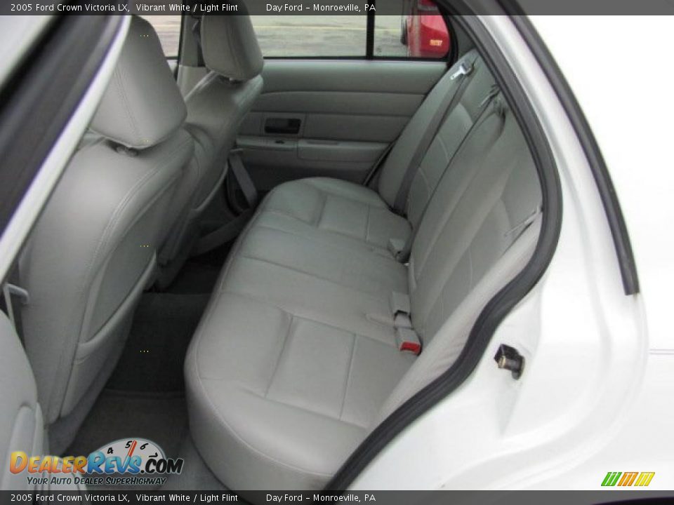 2005 Ford Crown Victoria LX Vibrant White / Light Flint Photo #13