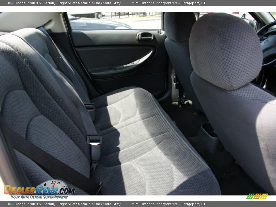 2004 Dodge Stratus SE Sedan Bright Silver Metallic / Dark Slate Gray Photo #13