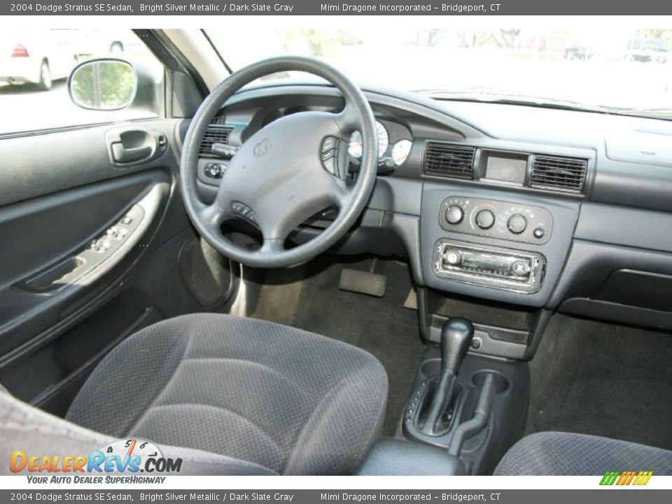 2004 Dodge Stratus SE Sedan Bright Silver Metallic / Dark Slate Gray Photo #14