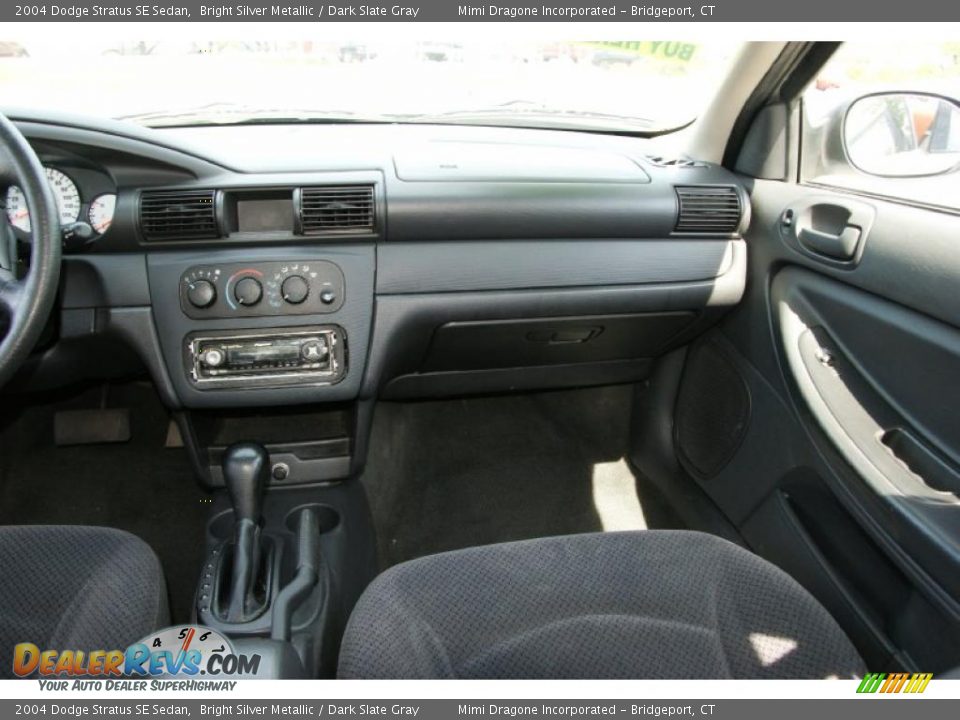 2004 Dodge Stratus SE Sedan Bright Silver Metallic / Dark Slate Gray Photo #15