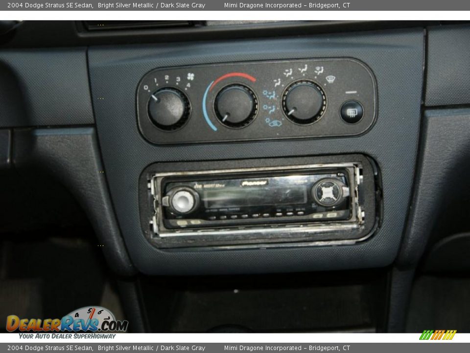2004 Dodge Stratus SE Sedan Bright Silver Metallic / Dark Slate Gray Photo #16