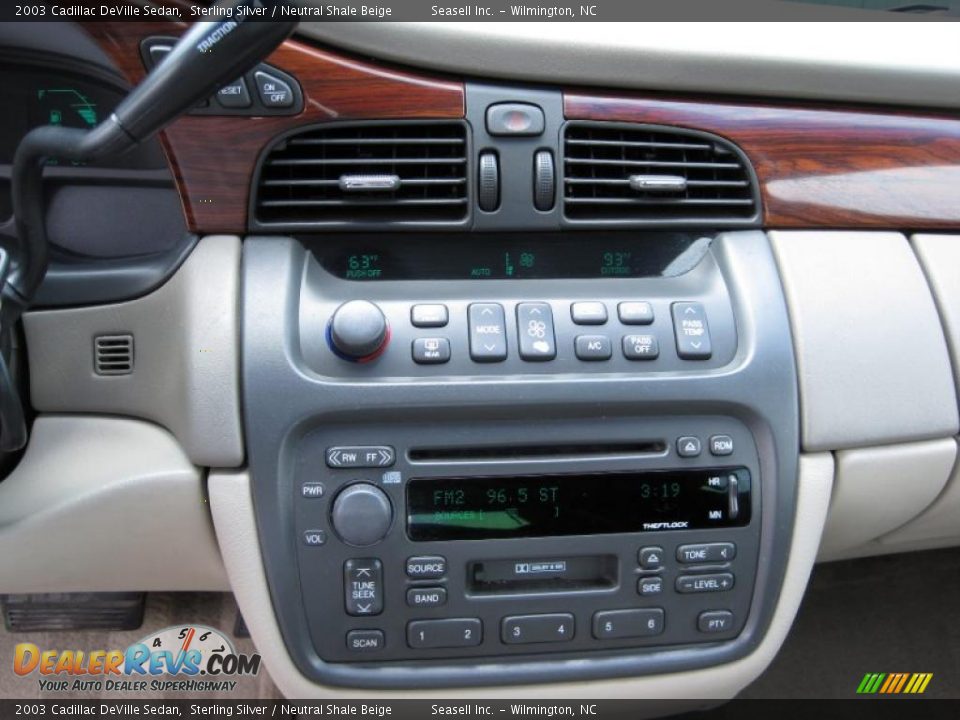2003 Cadillac DeVille Sedan Sterling Silver / Neutral Shale Beige Photo #13