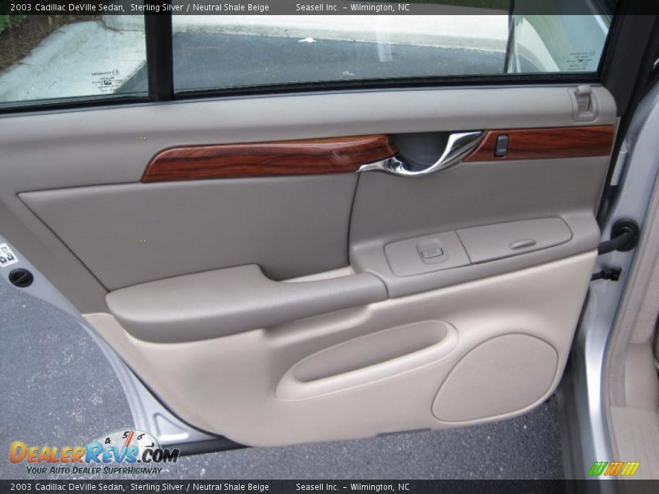 2003 Cadillac DeVille Sedan Sterling Silver / Neutral Shale Beige Photo #17