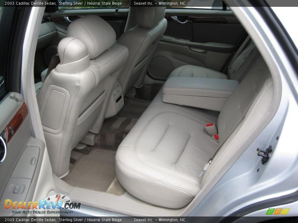 2003 Cadillac DeVille Sedan Sterling Silver / Neutral Shale Beige Photo #18