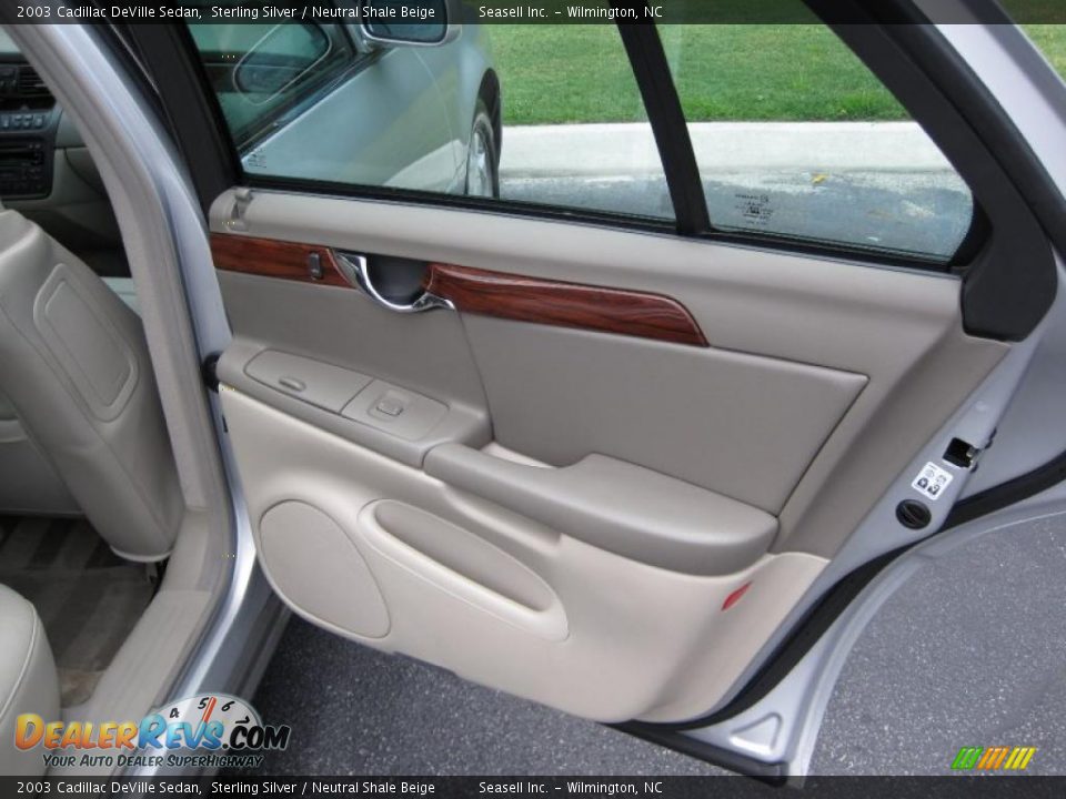 2003 Cadillac DeVille Sedan Sterling Silver / Neutral Shale Beige Photo #20