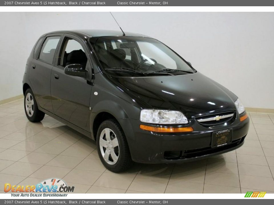 2007 Chevrolet Aveo 5 LS Hatchback Black / Charcoal Black Photo #1