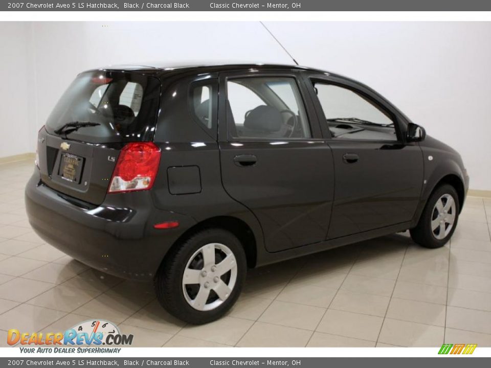 2007 Chevrolet Aveo 5 LS Hatchback Black / Charcoal Black Photo #7