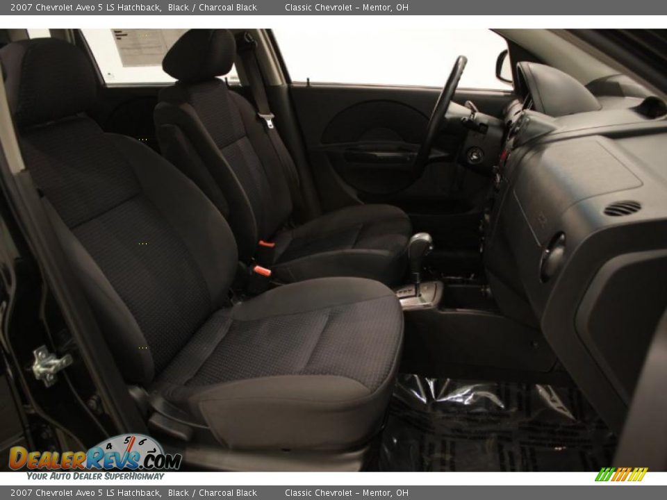 2007 Chevrolet Aveo 5 LS Hatchback Black / Charcoal Black Photo #16