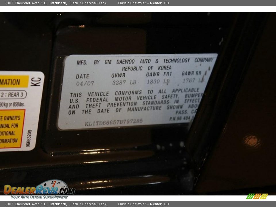 2007 Chevrolet Aveo 5 LS Hatchback Black / Charcoal Black Photo #25