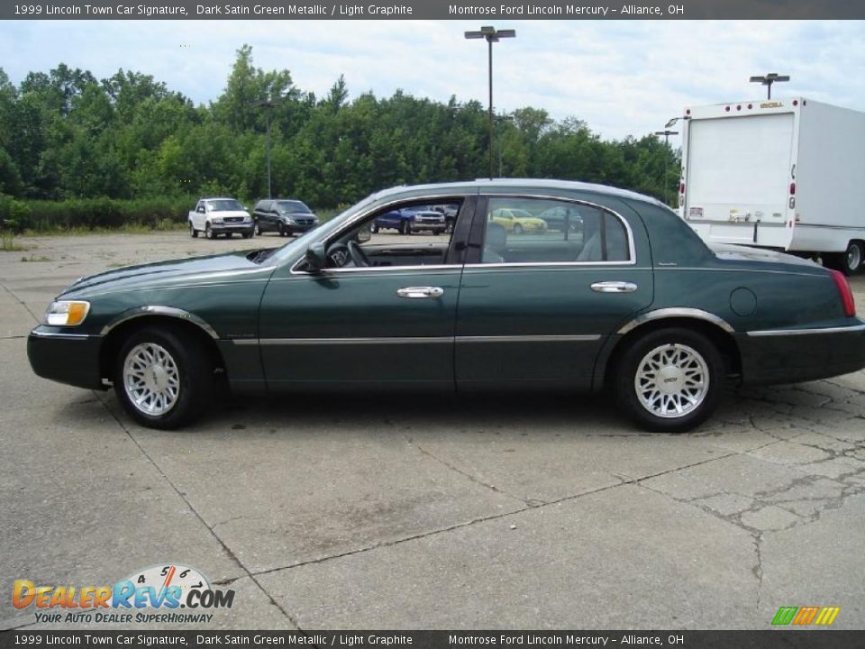 1999 Lincoln Town Car Signature Dark Satin Green Metallic / Light Graphite Photo #2