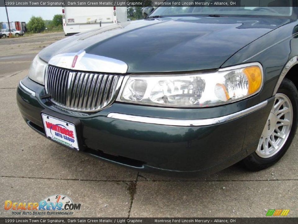 1999 Lincoln Town Car Signature Dark Satin Green Metallic / Light Graphite Photo #9