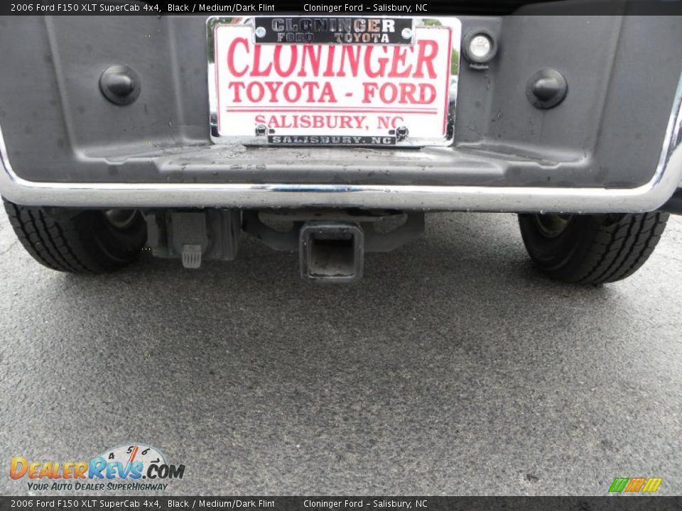 2006 Ford F150 XLT SuperCab 4x4 Black / Medium/Dark Flint Photo #16