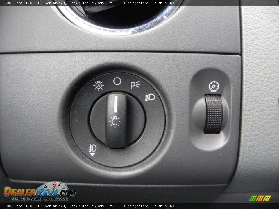 2006 Ford F150 XLT SuperCab 4x4 Black / Medium/Dark Flint Photo #26
