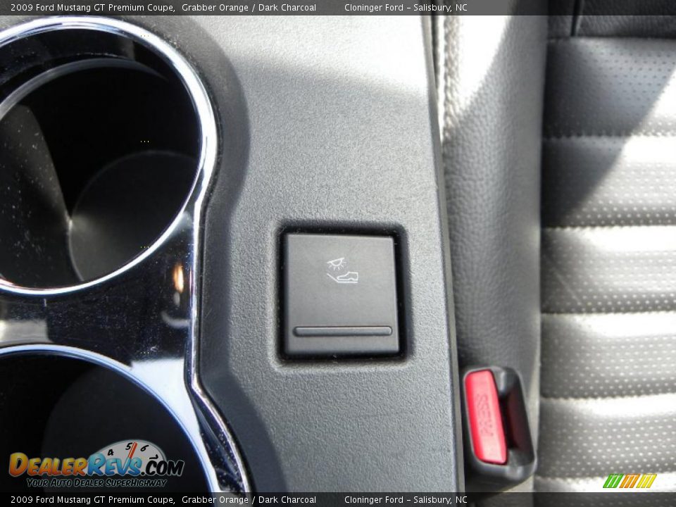 2009 Ford Mustang GT Premium Coupe Grabber Orange / Dark Charcoal Photo #25