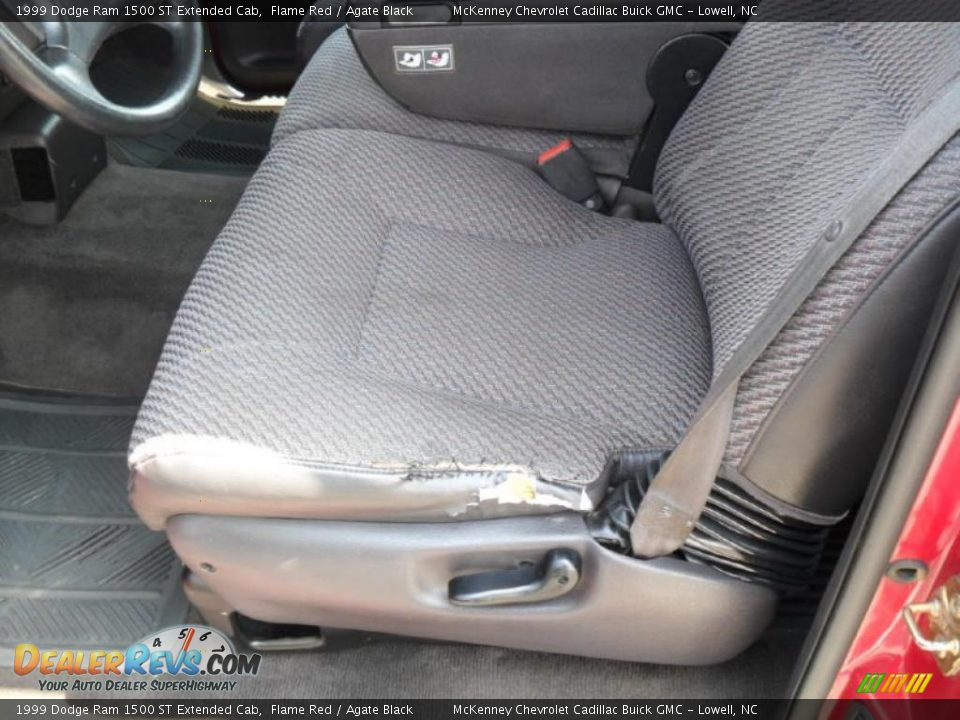 1999 Dodge Ram 1500 ST Extended Cab Flame Red / Agate Black Photo #9