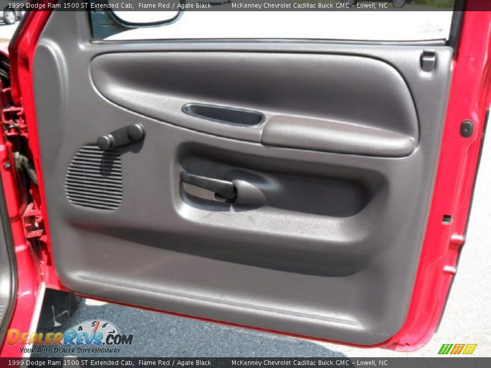 1999 Dodge Ram 1500 ST Extended Cab Flame Red / Agate Black Photo #17