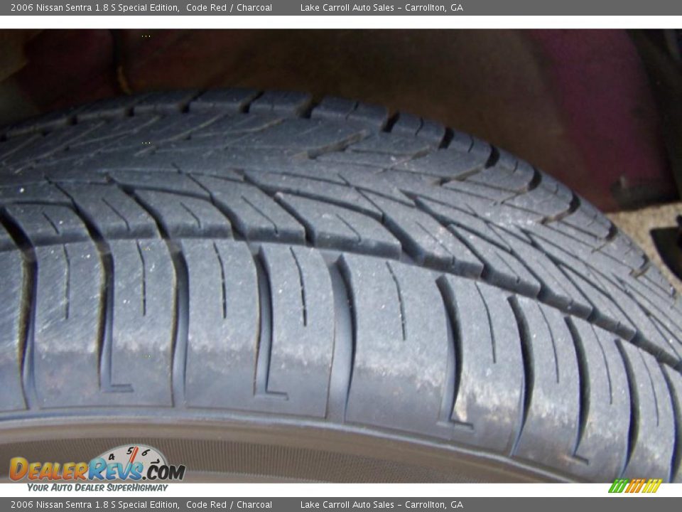 2006 Nissan Sentra 1.8 S Special Edition Code Red / Charcoal Photo #9