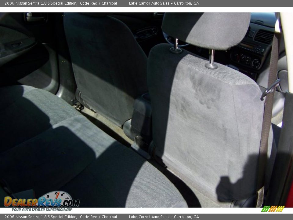 2006 Nissan Sentra 1.8 S Special Edition Code Red / Charcoal Photo #34