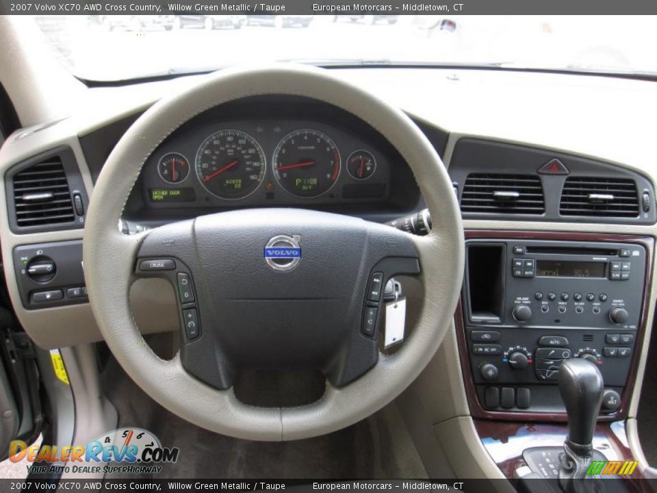 2007 Volvo XC70 AWD Cross Country Willow Green Metallic / Taupe Photo #10