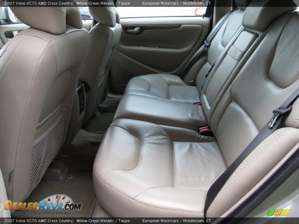 2007 Volvo XC70 AWD Cross Country Willow Green Metallic / Taupe Photo #12
