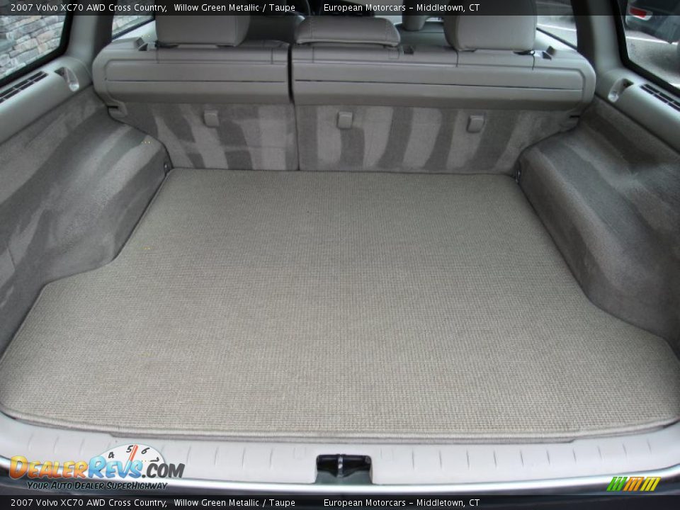 2007 Volvo XC70 AWD Cross Country Willow Green Metallic / Taupe Photo #17