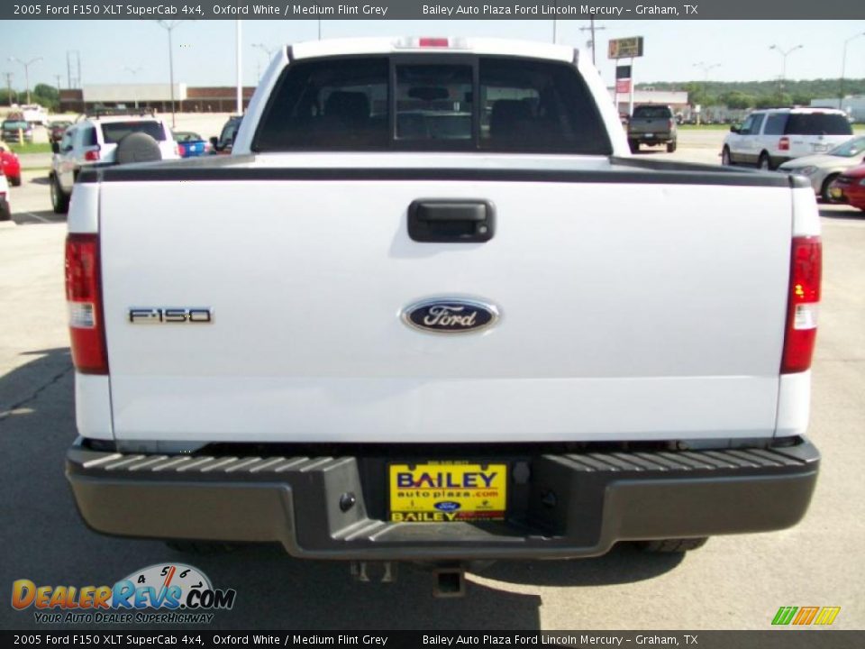 2005 Ford F150 XLT SuperCab 4x4 Oxford White / Medium Flint Grey Photo #5