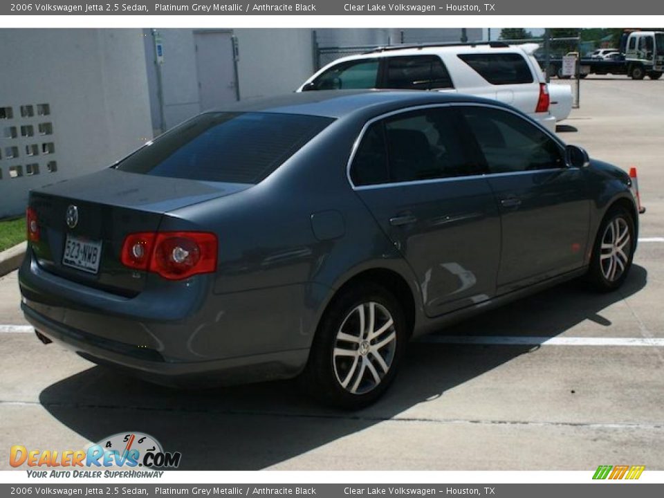 2006 Volkswagen Jetta 2.5 Sedan Platinum Grey Metallic / Anthracite Black Photo #16