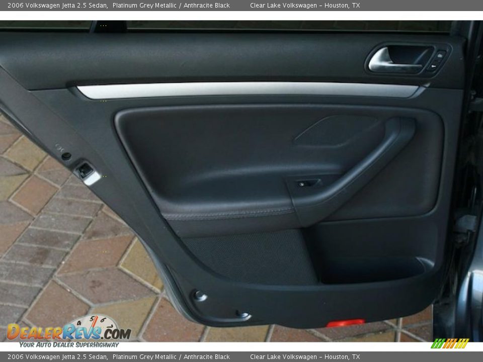 2006 Volkswagen Jetta 2.5 Sedan Platinum Grey Metallic / Anthracite Black Photo #21