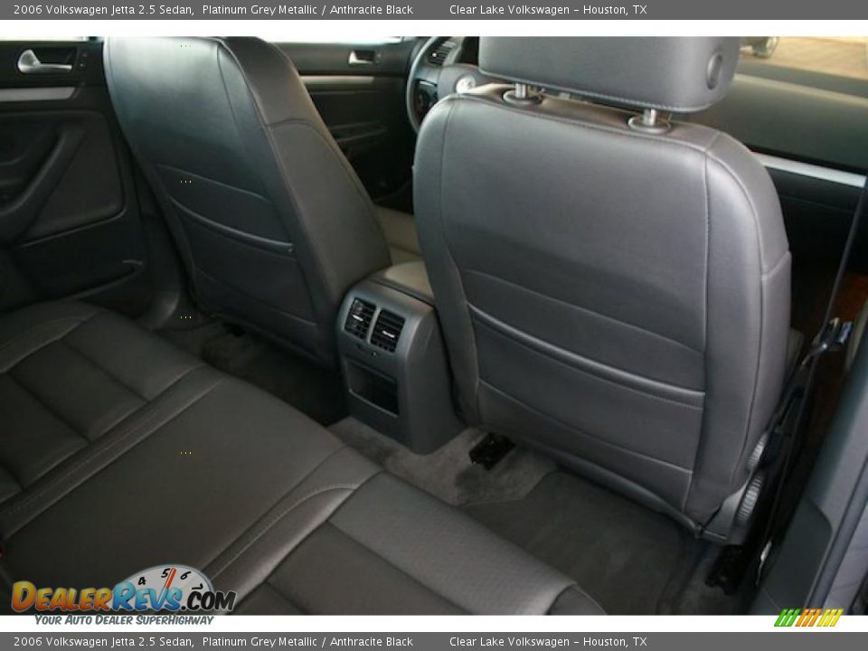 2006 Volkswagen Jetta 2.5 Sedan Platinum Grey Metallic / Anthracite Black Photo #27