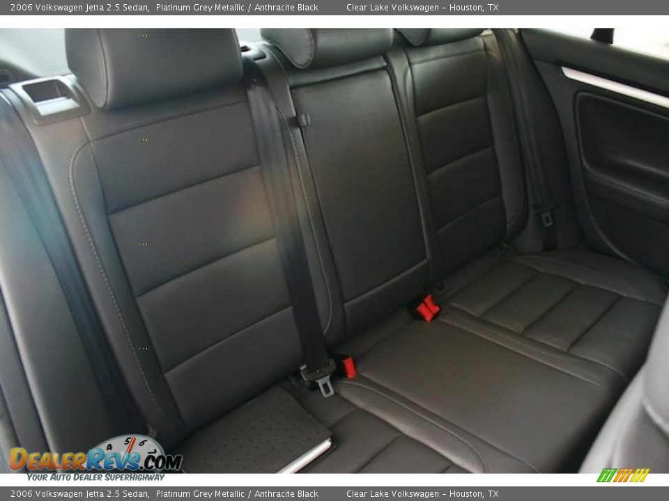 2006 Volkswagen Jetta 2.5 Sedan Platinum Grey Metallic / Anthracite Black Photo #28
