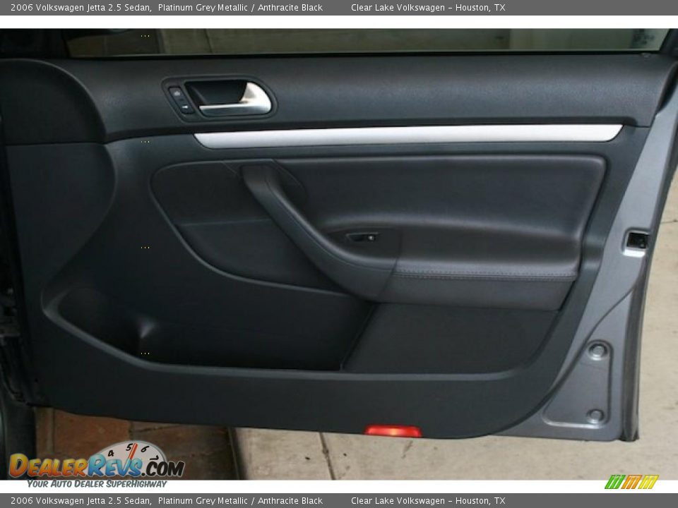 2006 Volkswagen Jetta 2.5 Sedan Platinum Grey Metallic / Anthracite Black Photo #29