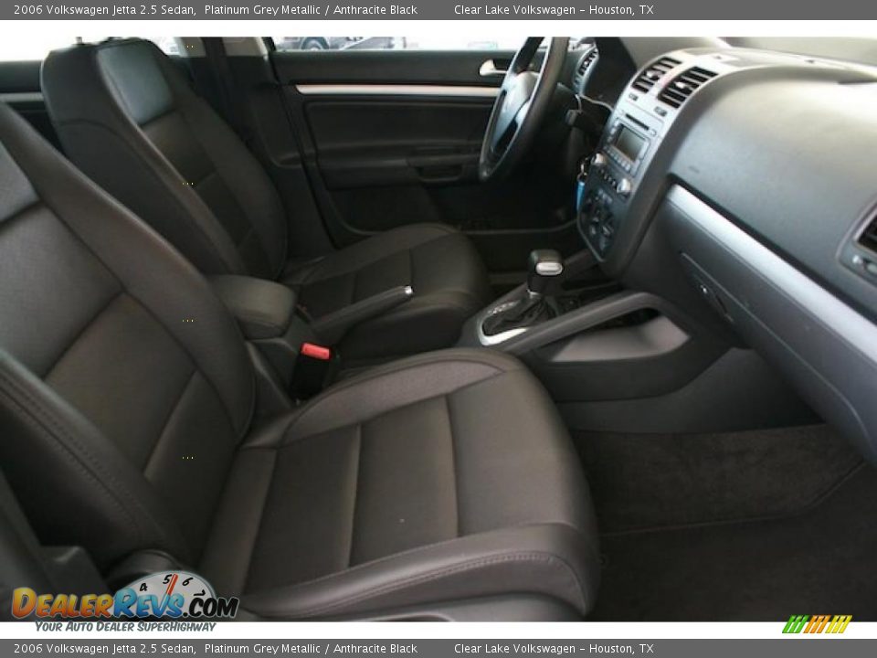 2006 Volkswagen Jetta 2.5 Sedan Platinum Grey Metallic / Anthracite Black Photo #30