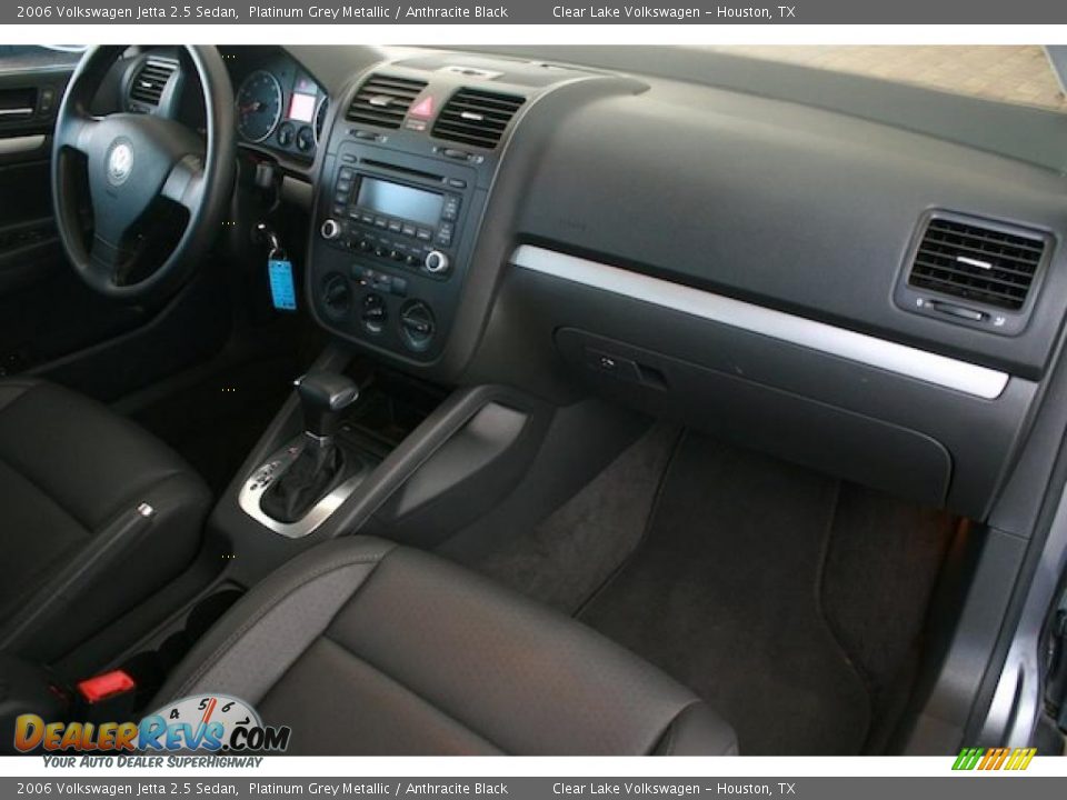 2006 Volkswagen Jetta 2.5 Sedan Platinum Grey Metallic / Anthracite Black Photo #31