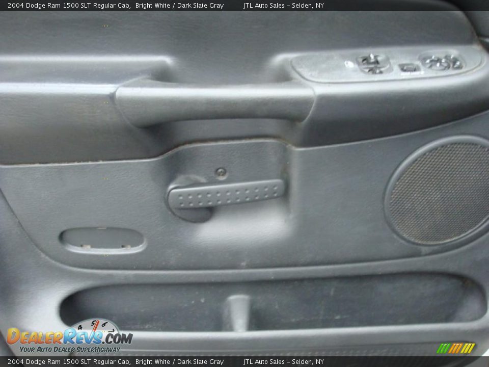 2004 Dodge Ram 1500 SLT Regular Cab Bright White / Dark Slate Gray Photo #10