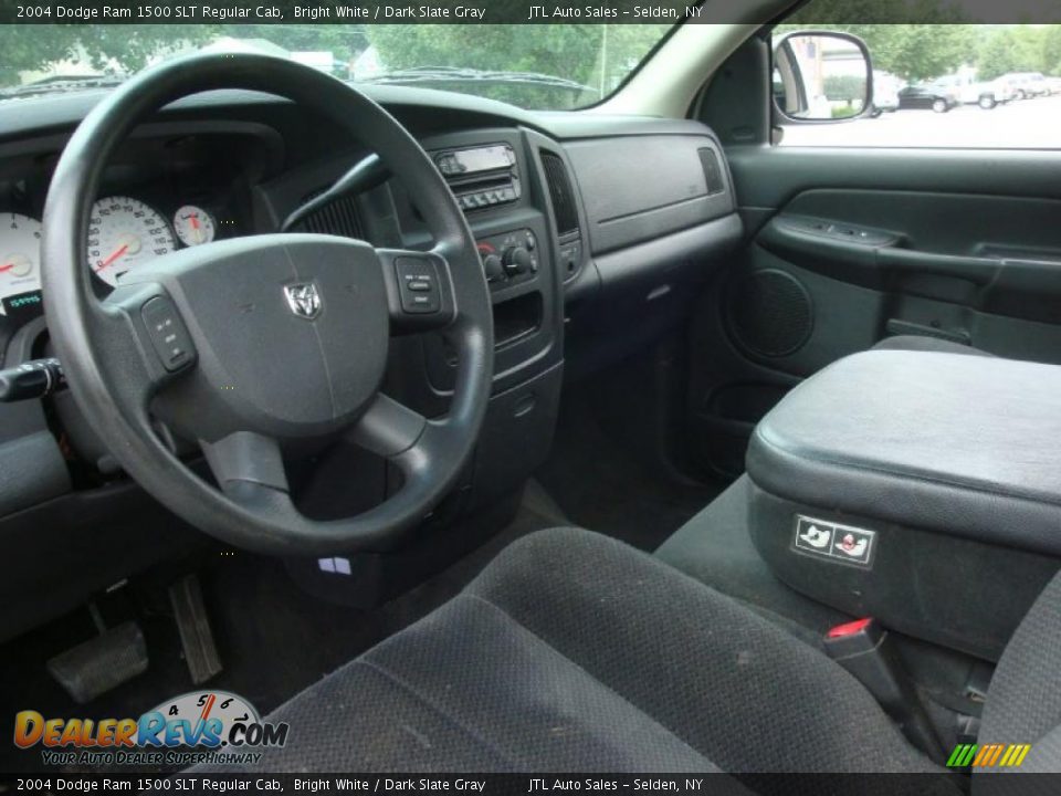 2004 Dodge Ram 1500 SLT Regular Cab Bright White / Dark Slate Gray Photo #13