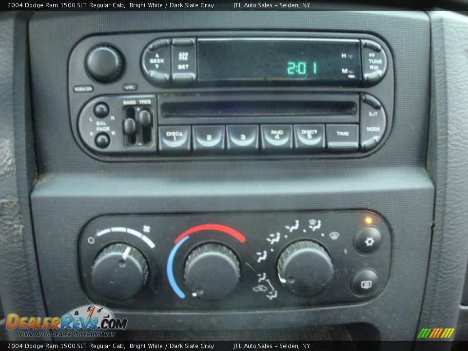 2004 Dodge Ram 1500 SLT Regular Cab Bright White / Dark Slate Gray Photo #15