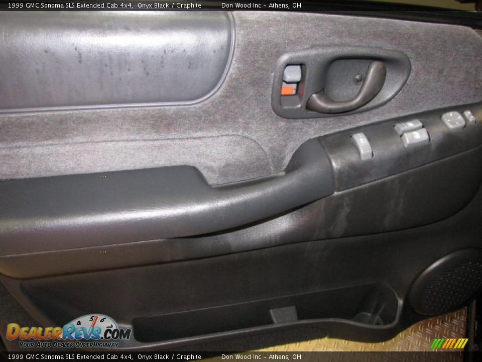 1999 GMC Sonoma SLS Extended Cab 4x4 Onyx Black / Graphite Photo #17