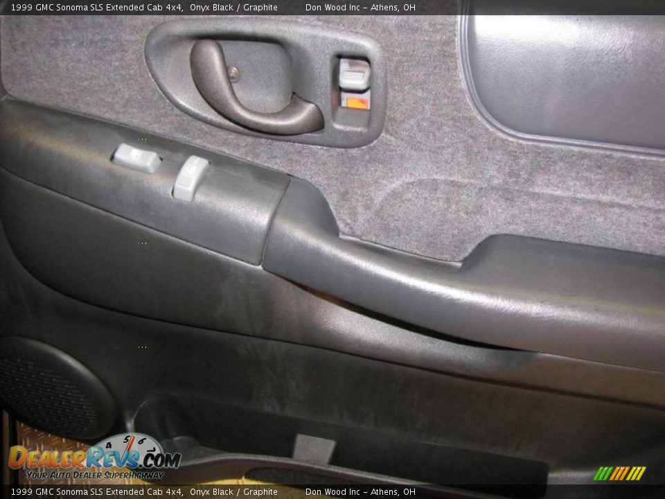 1999 GMC Sonoma SLS Extended Cab 4x4 Onyx Black / Graphite Photo #18