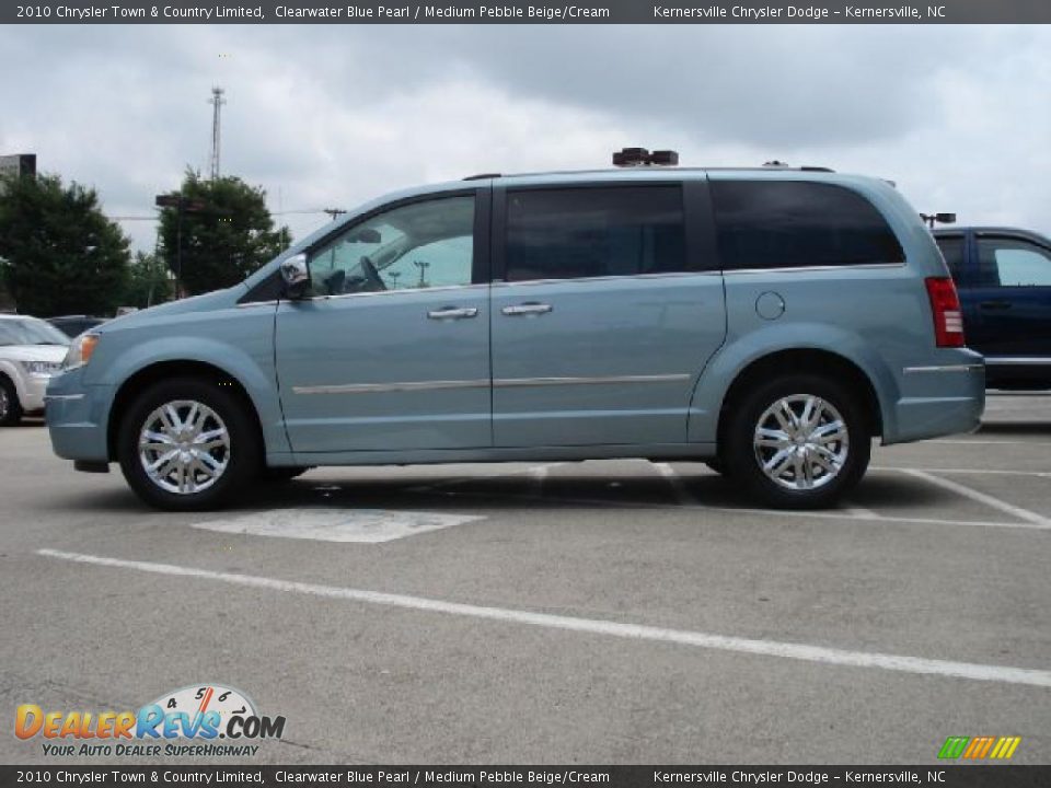 2010 Chrysler Town & Country Limited Clearwater Blue Pearl / Medium Pebble Beige/Cream Photo #6