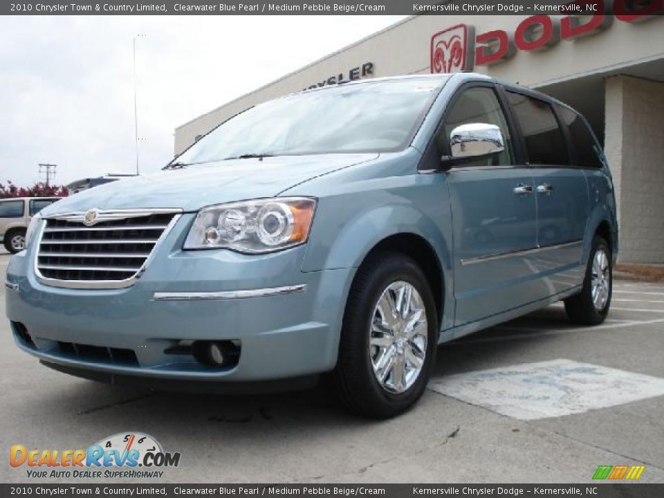 2010 Chrysler Town & Country Limited Clearwater Blue Pearl / Medium Pebble Beige/Cream Photo #7