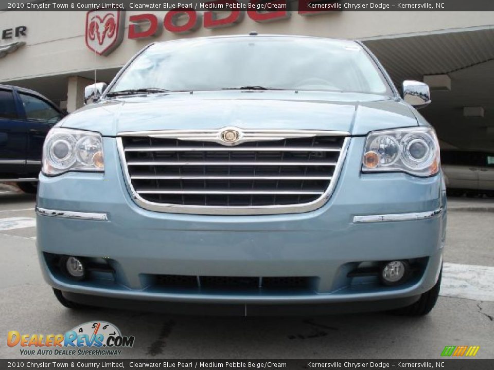 2010 Chrysler Town & Country Limited Clearwater Blue Pearl / Medium Pebble Beige/Cream Photo #8